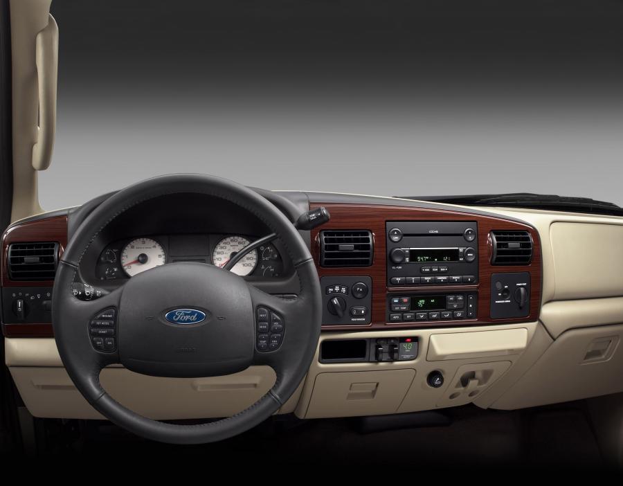  Ford F-250 Super Duty 2005 года  (фото 13 из 31)